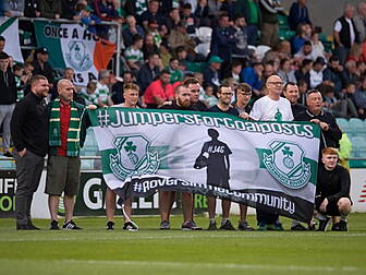 Shamrock Rovers hand pitch ove...